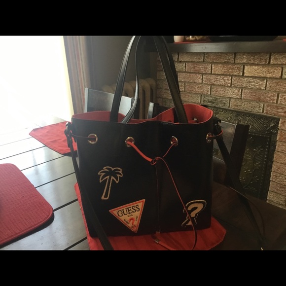 Guess handbag - Picture 2 of 4